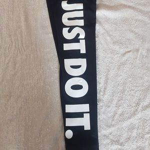 Nike yoga pants black